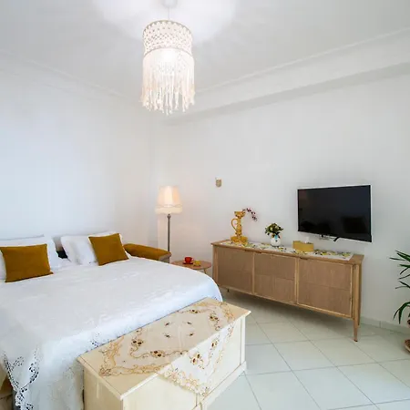 Aria Di Mare,near Elevator, Few Steps, Parking, Garden