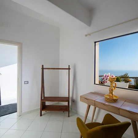 Aria Di Mare,near Elevator, Few Steps, Parking, Garden