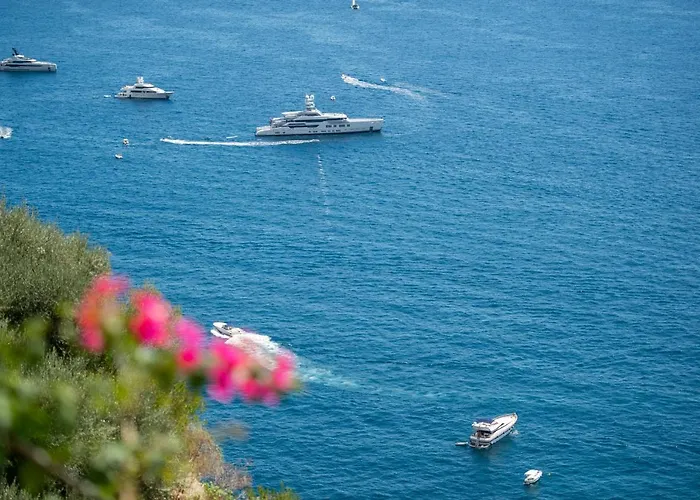 Апартаменти Aria Di Mare,near Elevator, Few Steps, Parking, Garden Позітано