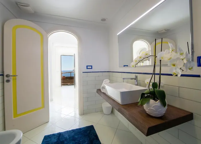 Aria Di Mare,near Elevator, Few Steps, Parking, Garden * פוזיטנו