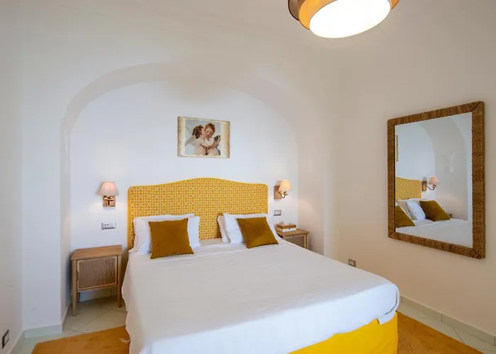 Aria Di Mare,near Elevator, Few Steps, Parking, Garden דירה *