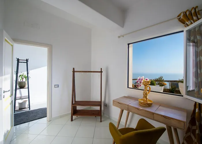 Aria Di Mare,near Elevator, Few Steps, Parking, Garden