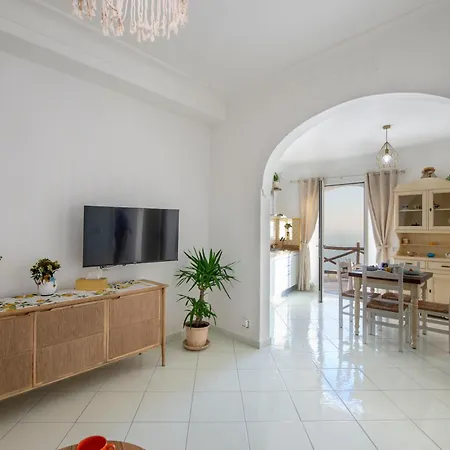 Apartament Aria Di Mare,near Elevator, Few Steps, Parking, Garden *